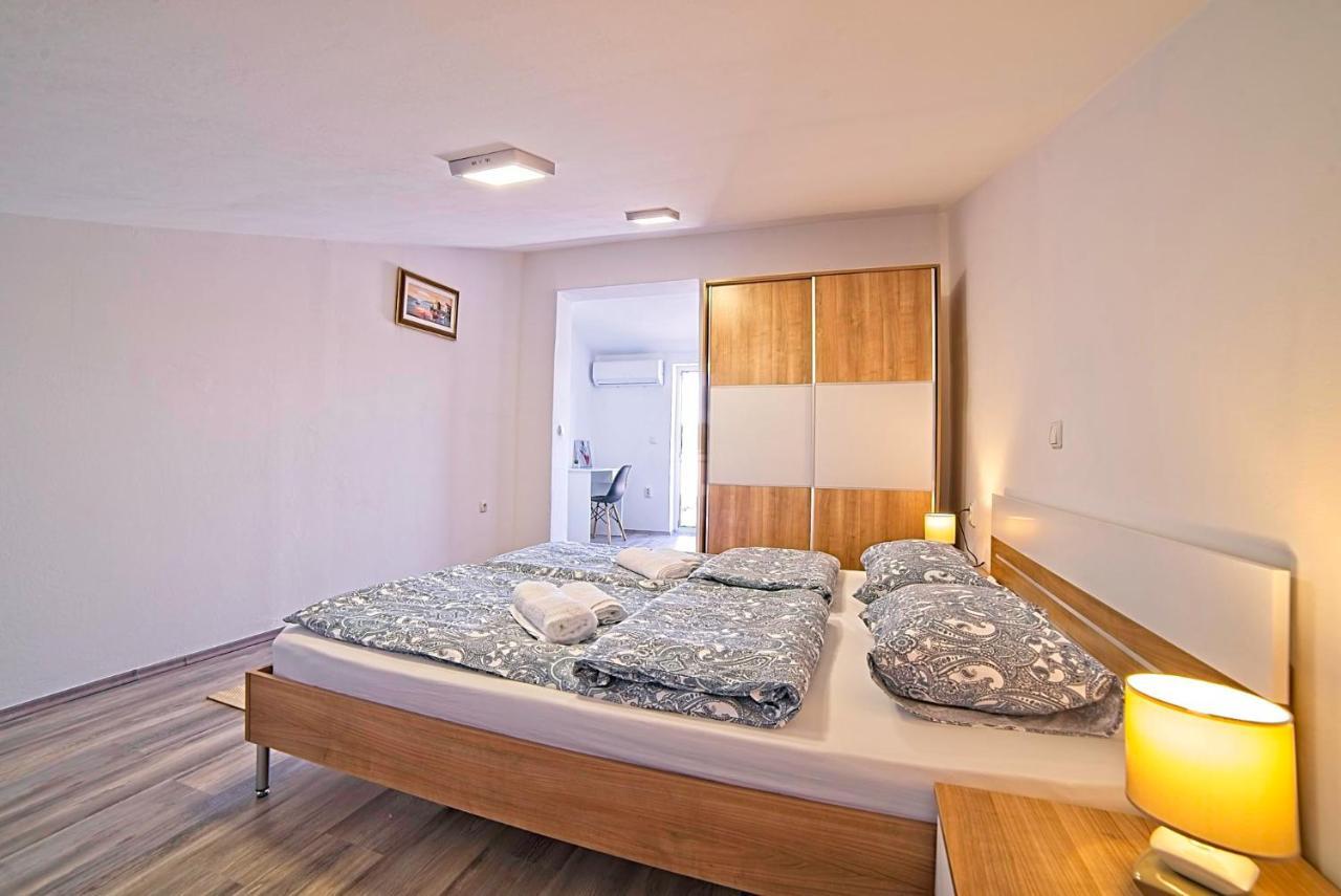 Holiday House Rab Kampor Exterior photo